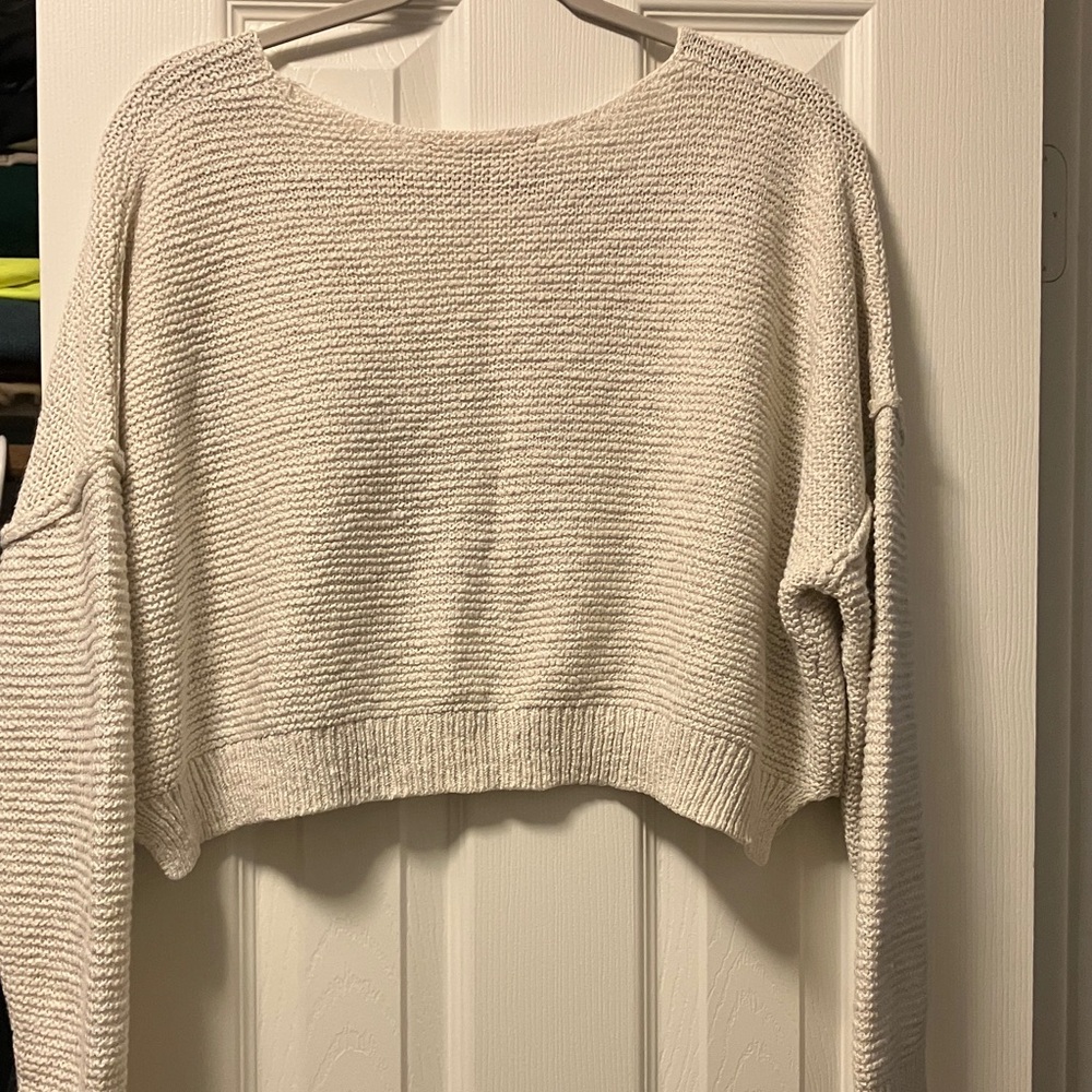 Stylish V-Neck Sweater in Cream - Picture 8 of 11